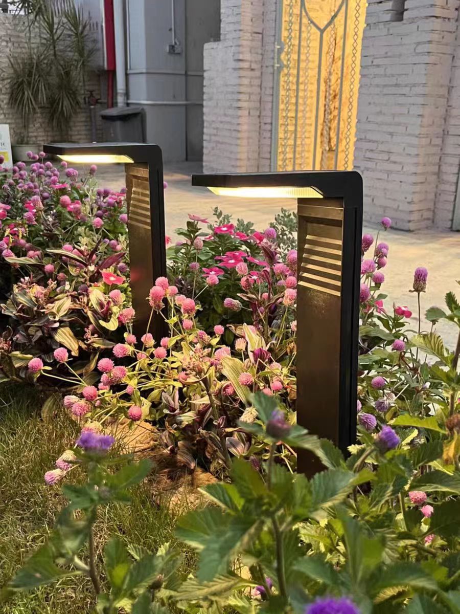 Vastira | Moderne Pad Zonnelamp