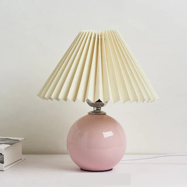 ClassicNova - Vintage Tafellamp met Geplooide Lampenkap